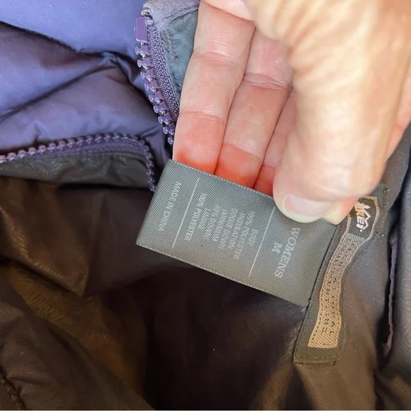 REI Goose Down Womens Burgundy Puffer Jacket Medium Winter Gorpcore Full Zip - Picture 8 of 16